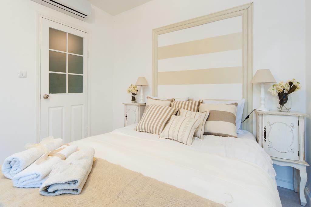 Chic 3Br Apt W Sauna & Parking On The Beach By Sea N' Rent Tel-Aviv Szoba fotó