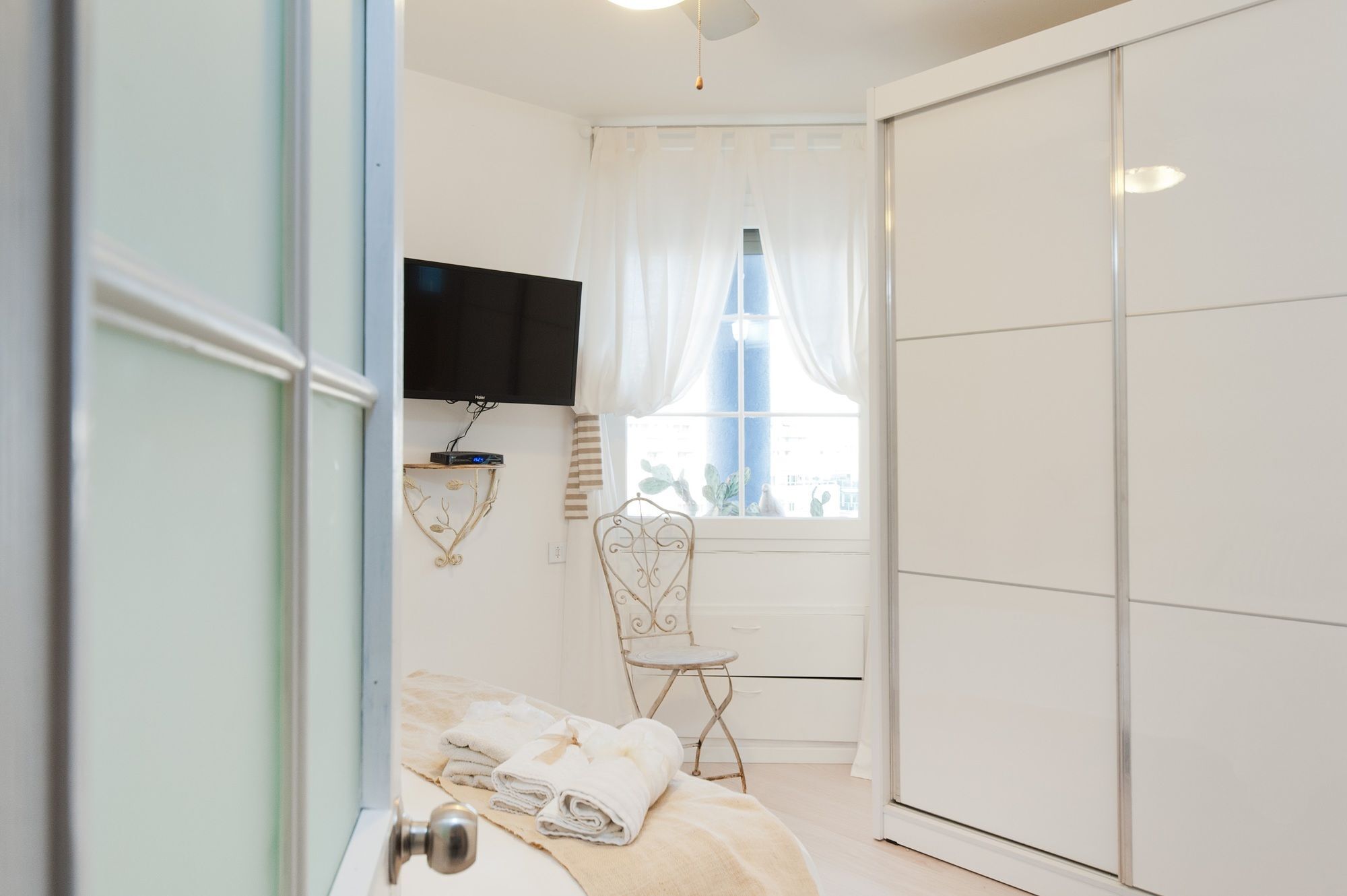 Chic 3Br Apt W Sauna & Parking On The Beach By Sea N' Rent Tel-Aviv Kültér fotó